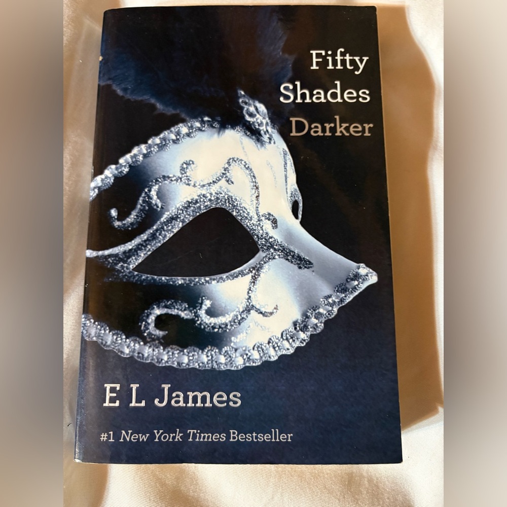 Fifty Shades Darker Book by E L James